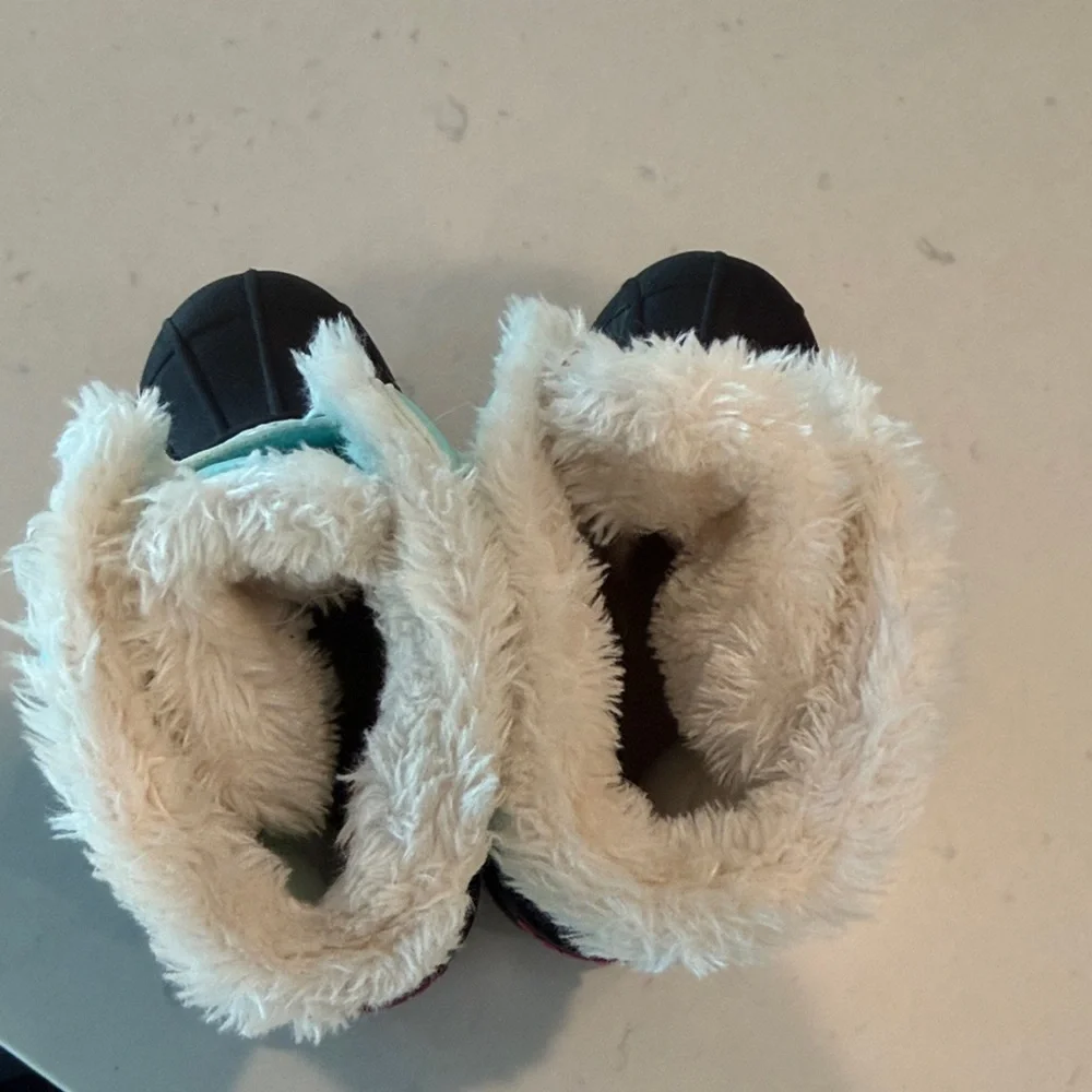 Sorel Aqua and Black Winter Boots - Picture 3 of 4